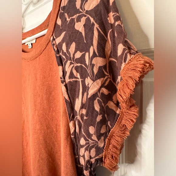 Umgee Terracotta Boho Patchwork Tee Flutter Sleeve Raw Edge Medium - Picture 6 of 8